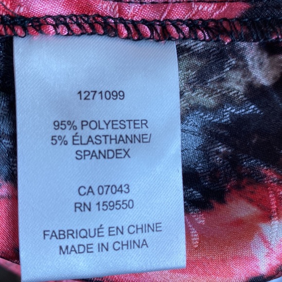 Rachel Zoe long sleeved red, black and green floral blouse with V neck. Small - Picture 12 of 14